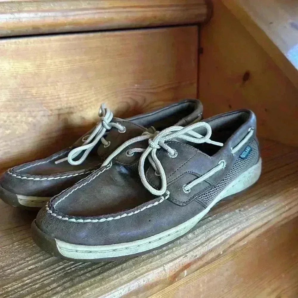 Women's Eastland Solstice slip on boat shoes in Bomber Brown Size 9M
